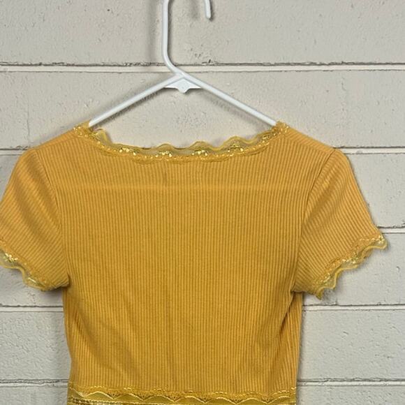 Urban Outfitters Lace Trimmed Yellow Top size S - Picture 8 of 8